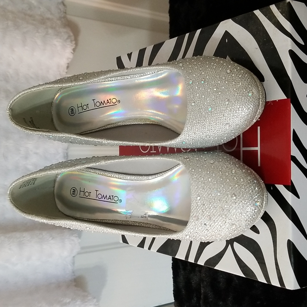 Hot Tomato Silver Sequence Heels. Size 8M.